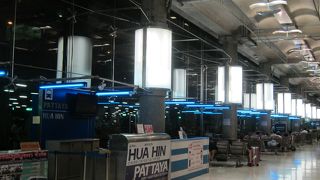 ホアヒン,パタヤから空港ターミナルへ大型バスで移動でき便利