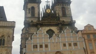 ツインタワーが目印