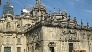 本当に大きな教会です。