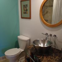 トイレの流れが悪く、洗面所の排水もわるい