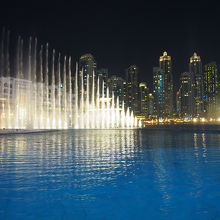 広場からみたドバイファウンテン