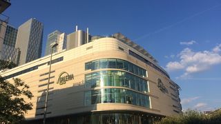 ドイツブランドの洋服や靴が買えます