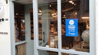 趣味の良い雑貨がたくさん。トラベラーズノートは必携！