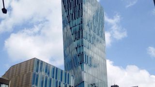 シティバンク銀行があります