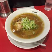 カウンター席にて。