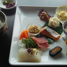 一口ずつですが、全部食べると満腹になります