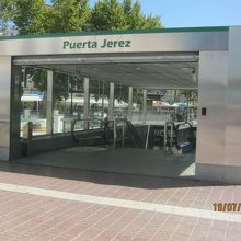 [プエルト・デ・ヘレス」駅の様子です。