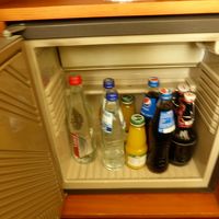 ミニバー（冷蔵庫）内のドリンク・ビール等は無料です♪
