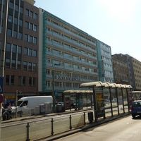 フランクフルト中央駅から目と鼻の先。