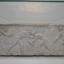 クーロス像の台座