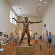 アルテミオンのポセイドン像