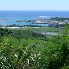 沖縄本島知念川から見た奥武島