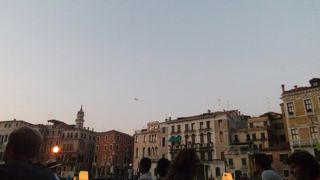 リアルト メルカートに近い