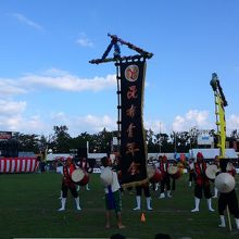 各地区の代表者が２５分間踊ります