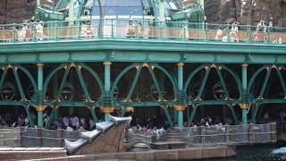 ミステリアスアイランドの中心