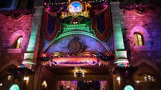 9月８日から花火も打ち上げてます。