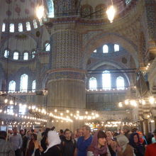 中は混んでいました