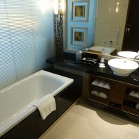 新しいだけあって綺麗なバスルーム