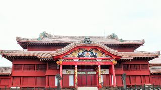 龍の彫刻が素晴らしい