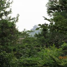 不昧公の廟所から松江城を臨む