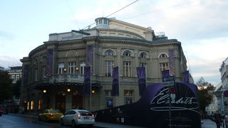 ライムント劇場