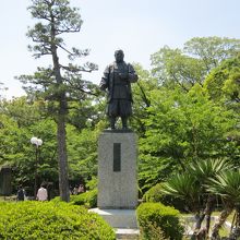 岡崎公園にある徳川家康公像