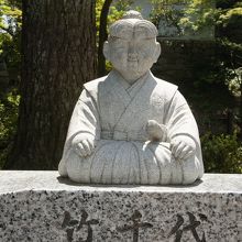 岡崎公園にある竹千代像