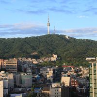 屋上からソウルタワーが目の前。夜はイルミネーションが綺麗
