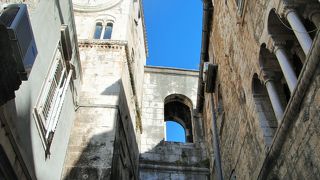 ディオクレティアヌス宮殿の西側にある門。