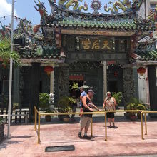 約50%が中国系だとか。だから、こういう建物がたくさん！