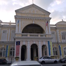 英国の影響を受けているのがわかるタウンハウス。