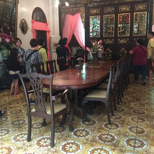 人気の観光スポット、ペナンプラナカンマンションの内部です。