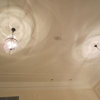 照明は明るくなるまで少し時間を要します。