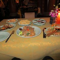 ２日目の夕食はスパイス・ルートで幅広麺の焼きそば等。今一つ。