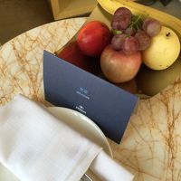 ウェルカムフルーツ（固いスモモのみたいなのが美味しかった）