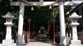 由緒のある広くて静かな神社