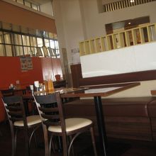 ゆったりとした店内