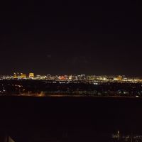 部屋からは遠くにストリップの夜景が見えました。