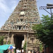 南インドらしい代表的な寺院