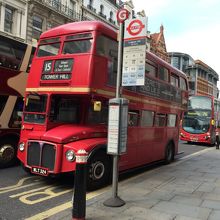 No.15を走る旧式のダブルデッカー。乗ってみたら確かに雰囲