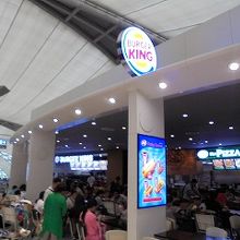 フードコート。