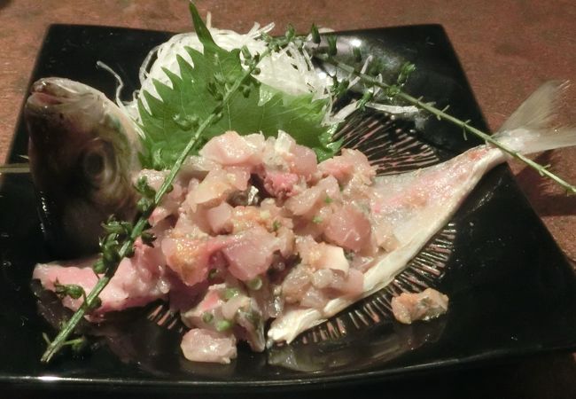 じっくりと飲んでつまみたい、いい寿司屋だ