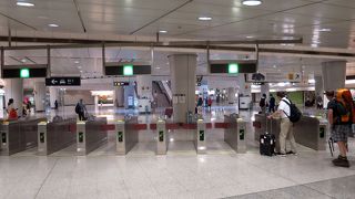 その機能性な構造に香港らしさを感じます