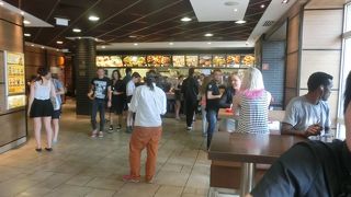 マクドナルド (ポスト通り店)