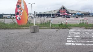 品薄、客放置。