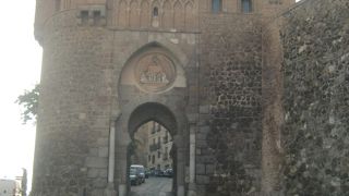 城壁内にある門です。