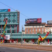 カドルナ駅前の広場にあるオブジェ