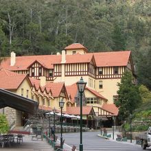 Jenolan Caves House