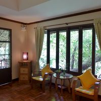 緑に囲まれた客室