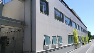 平和台陸上競技場でございます